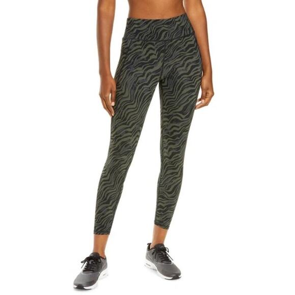 Sweaty Betty Zero Gravity Pocket 7/8 Running Leggings In Green Zebra Print - Picture 2 of 10